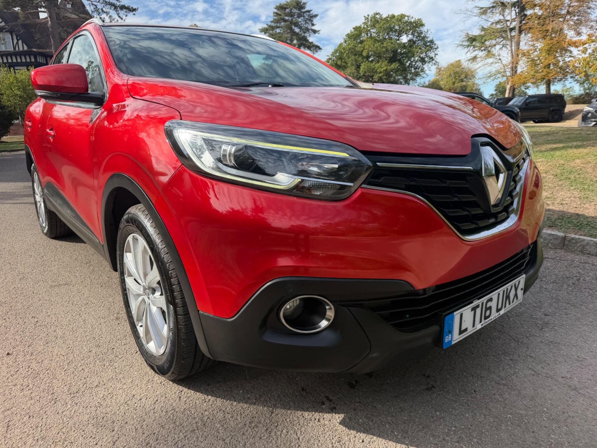 2016 Renault Kadjar — photo 1 of 5
